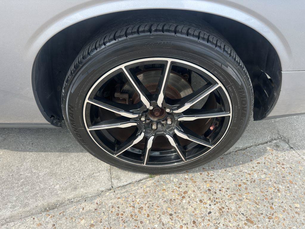 Used 2014 Dodge Challenger R/T RWD image 10