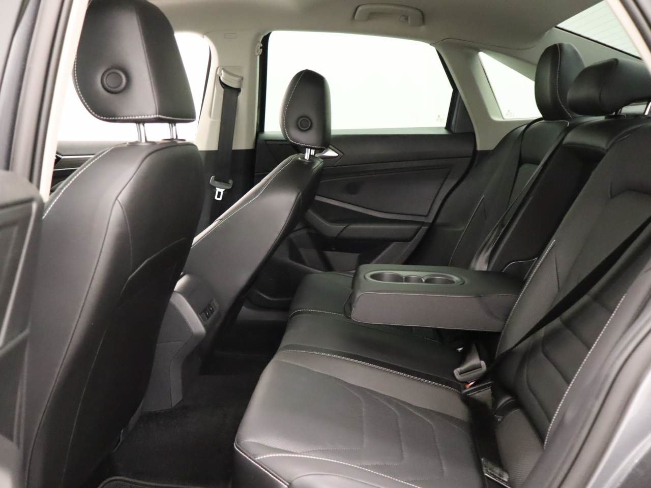 Certified 2022 Volkswagen Jetta SEL FWD image 17