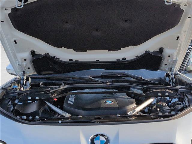 Used 2025 BMW 740i xDrive w/ Premium Package AWD/4WD image 25