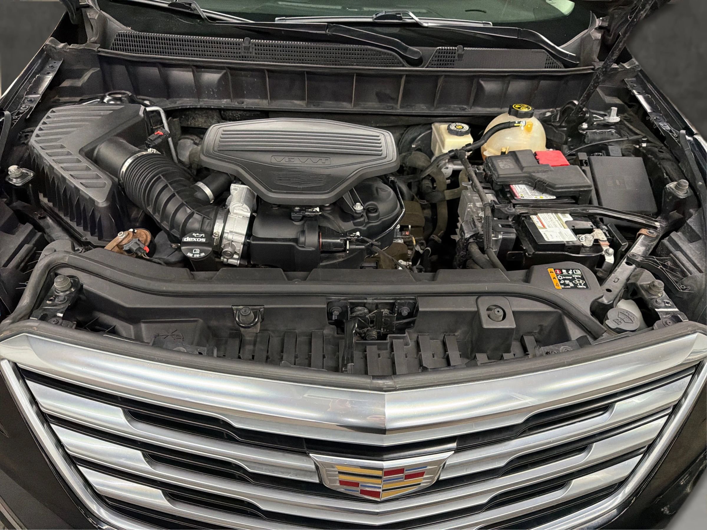 Used 2017 Cadillac XT5 Luxury w/ Driver Awareness Package image 9