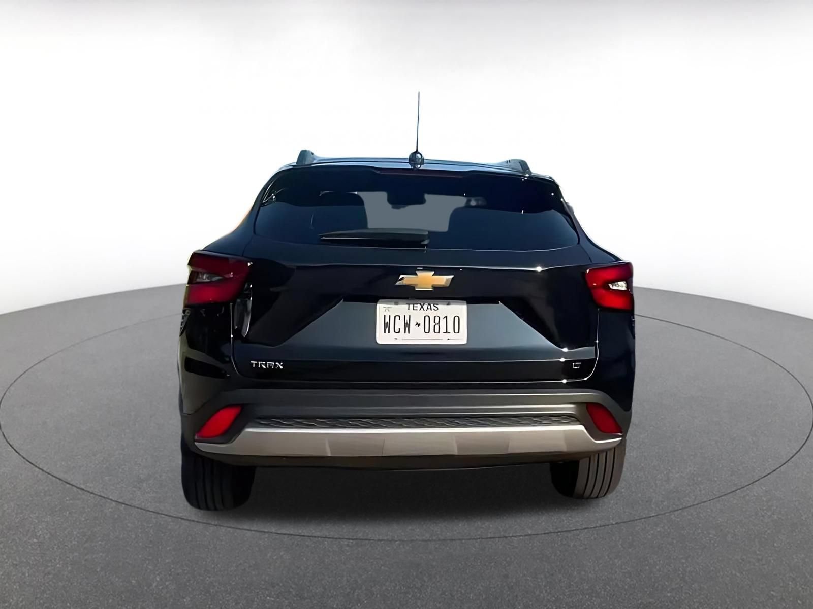 Used 2025 Chevrolet Trax LT FWD image 11