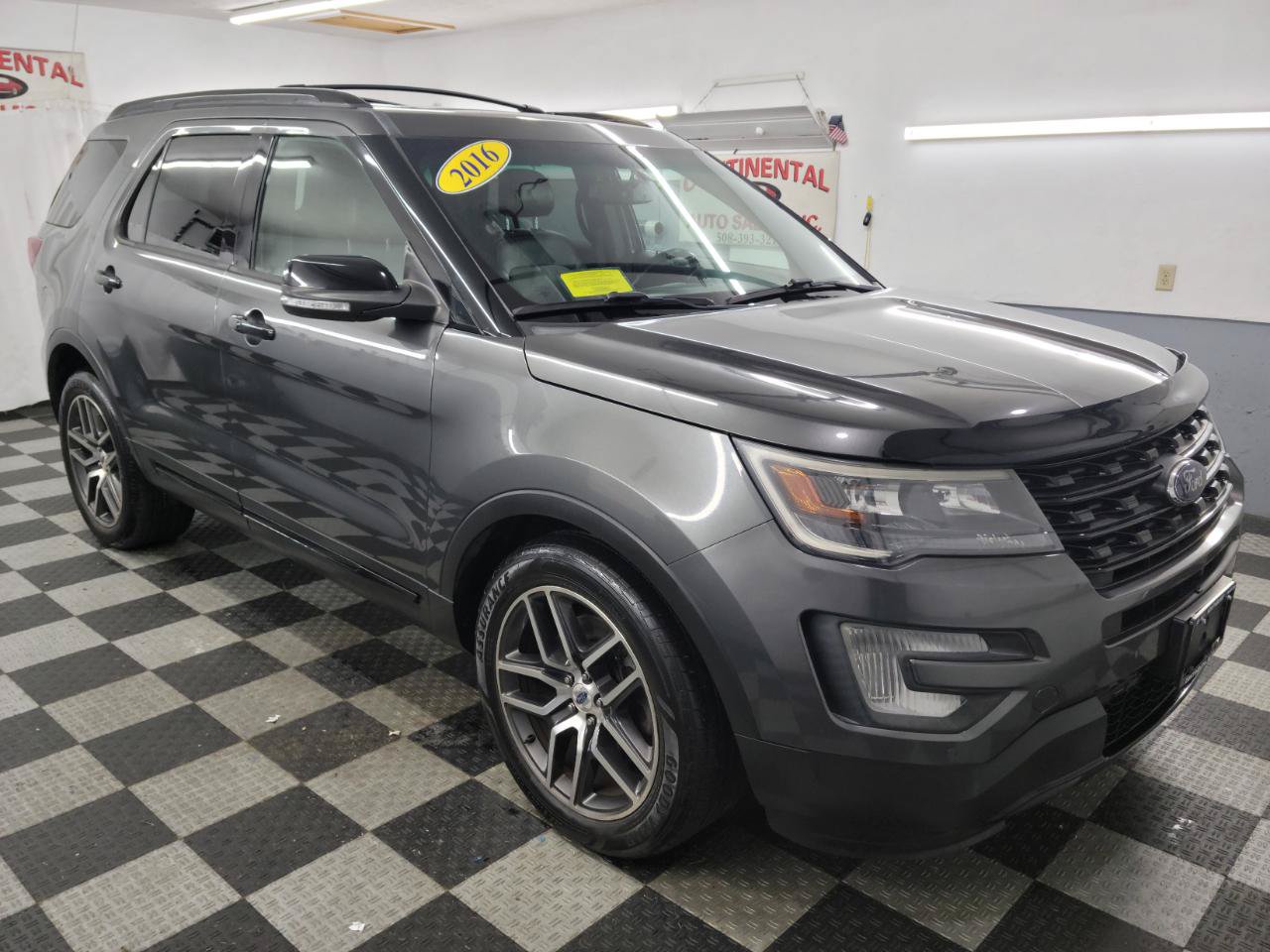 Used 2016 Ford Explorer Sport w/ Equipment Group 401A AWD/4WD image 8