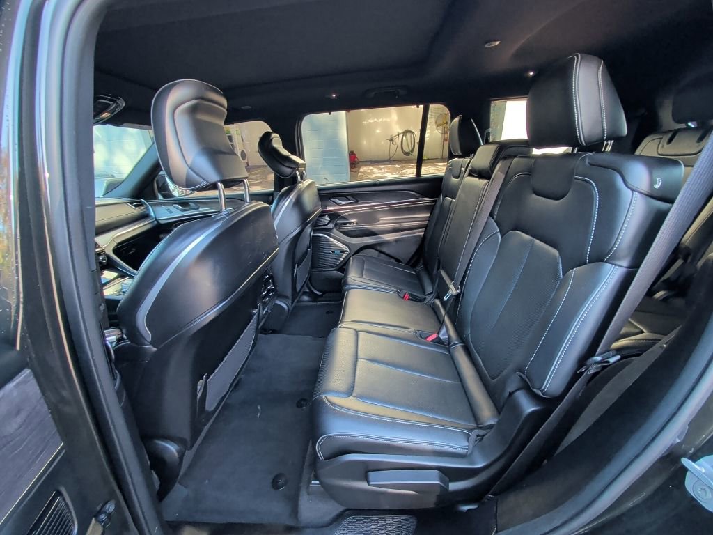 Used 2022 Jeep Grand Cherokee L Overland w/ Luxury Tech Group IV image 13