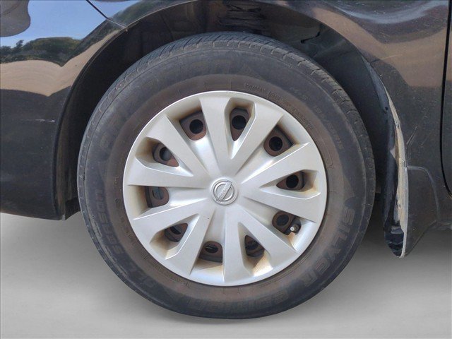 Used 2015 Nissan Versa SV FWD image 12