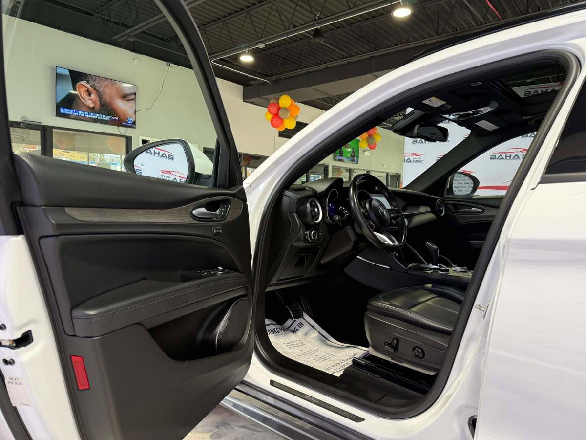 Used 2022 Alfa Romeo Stelvio Ti w/ Active Assist Plus Package image 13