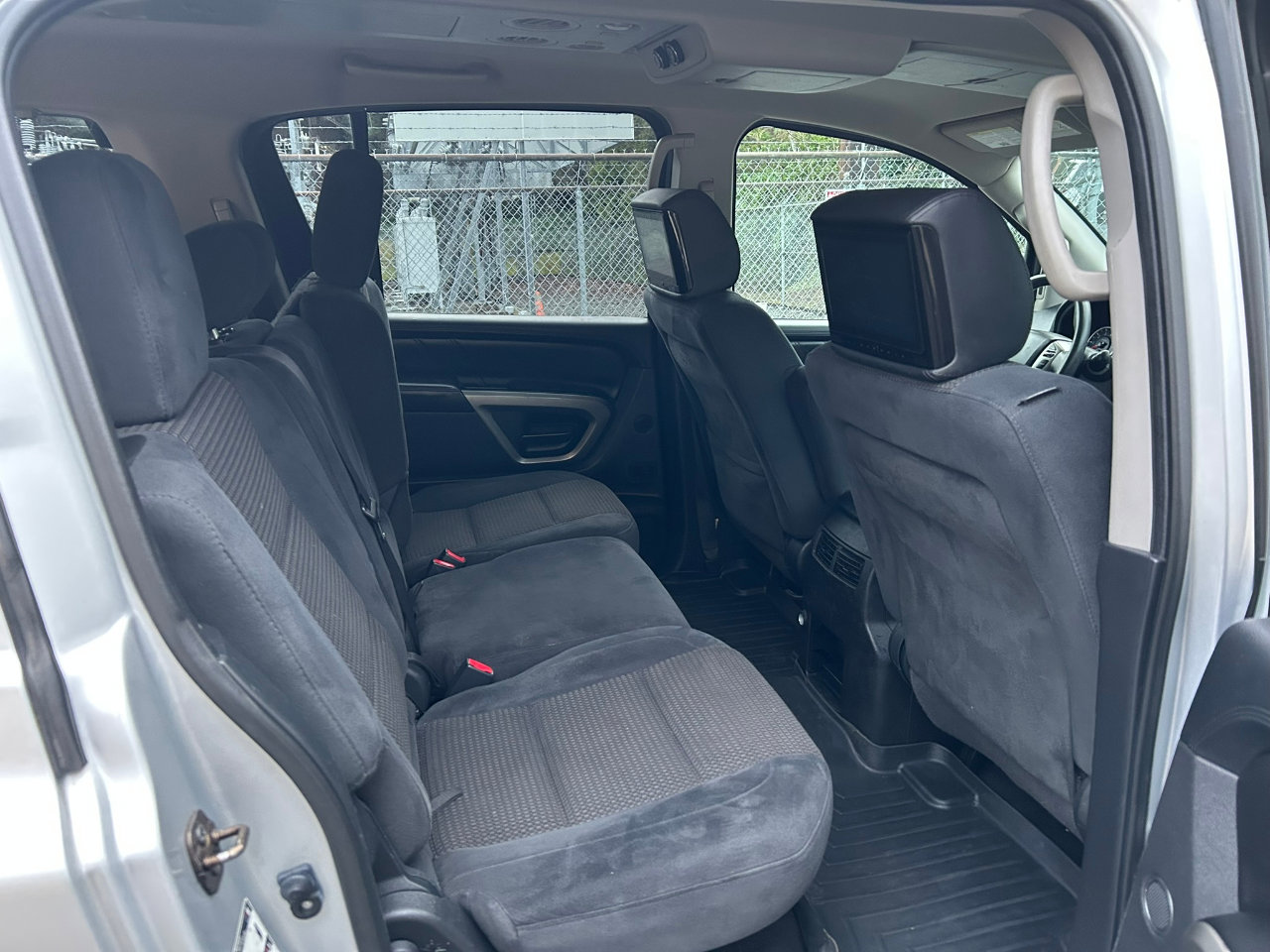 Used 2015 Nissan Armada SV image 15