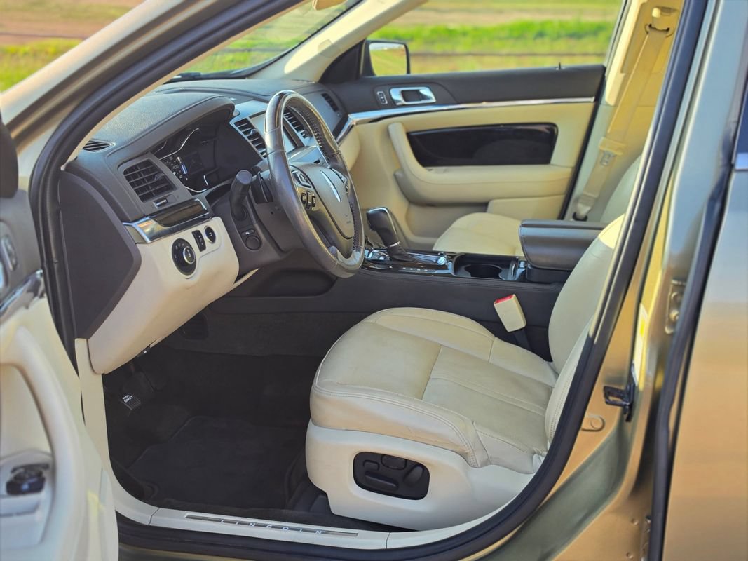 Used 2013 Lincoln MKS AWD image 11