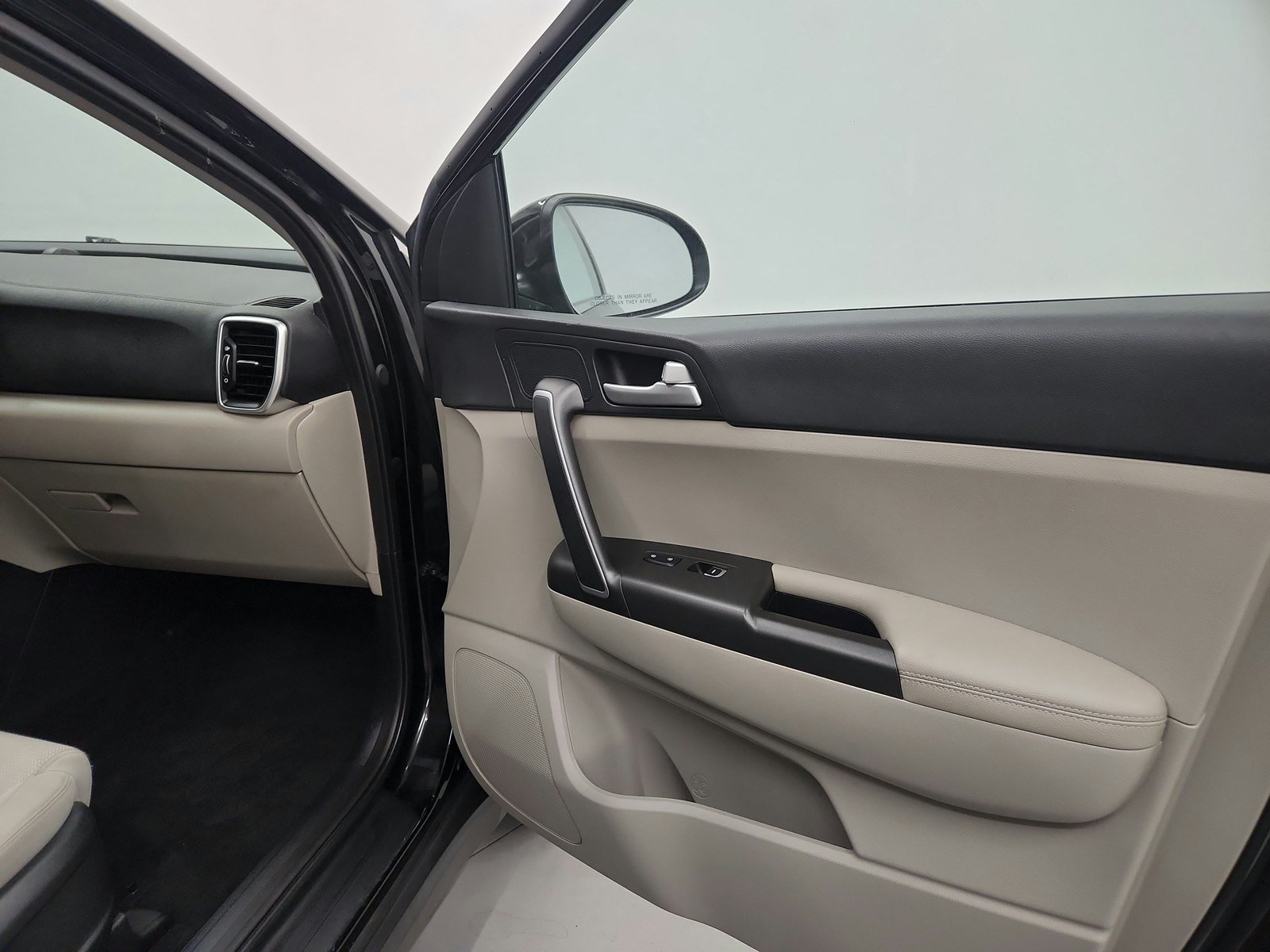 Used 2020 Kia Sportage LX FWD image 26