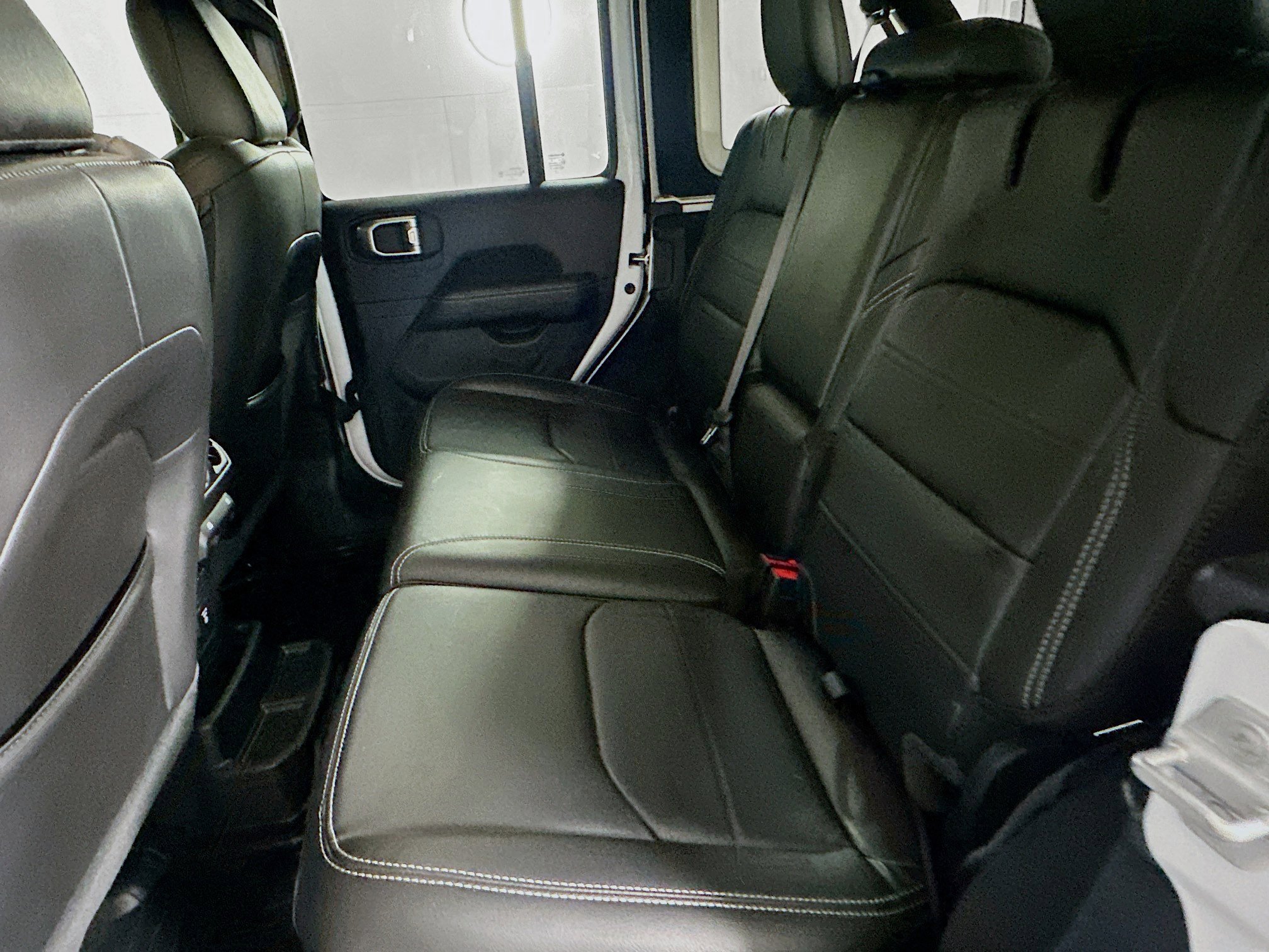 Used 2023 Jeep Wrangler Sahara image 27