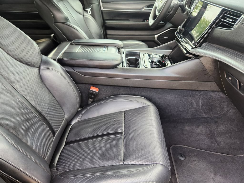 Used 2024 Jeep Wagoneer Series II w/ Flexible Seating Group AWD/4WD image 22