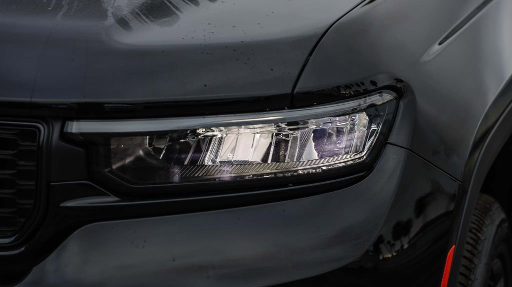 New 2025 Jeep Grand Cherokee L Altitude image 5