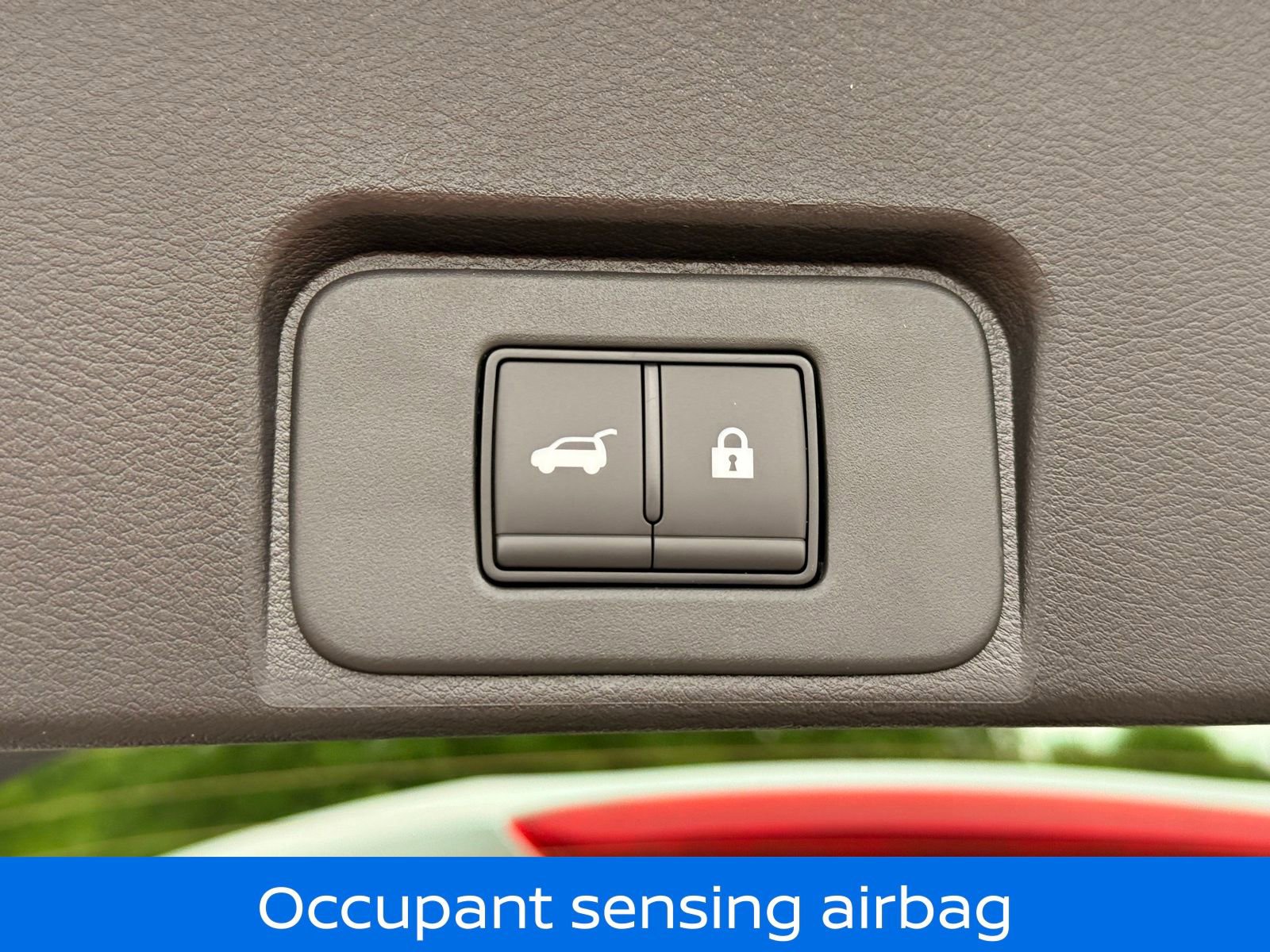 Certified 2025 Nissan Rogue SV image 36