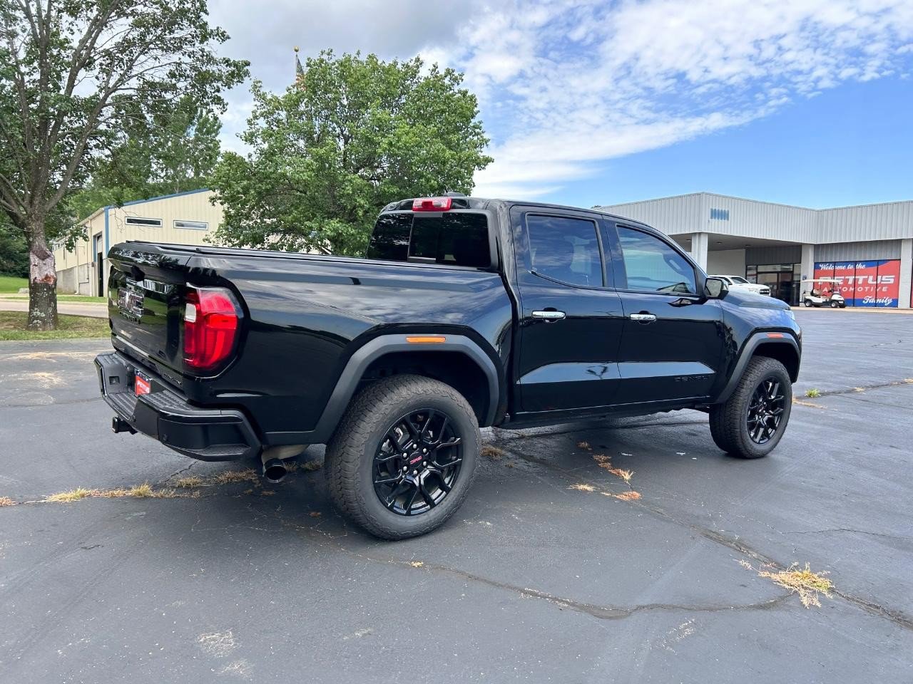Used 2024 GMC Canyon Denali w/ LPO, Denali Black Edition image 3