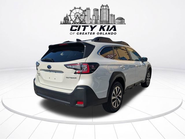 Used 2023 Subaru Outback Premium AWD/4WD image 5