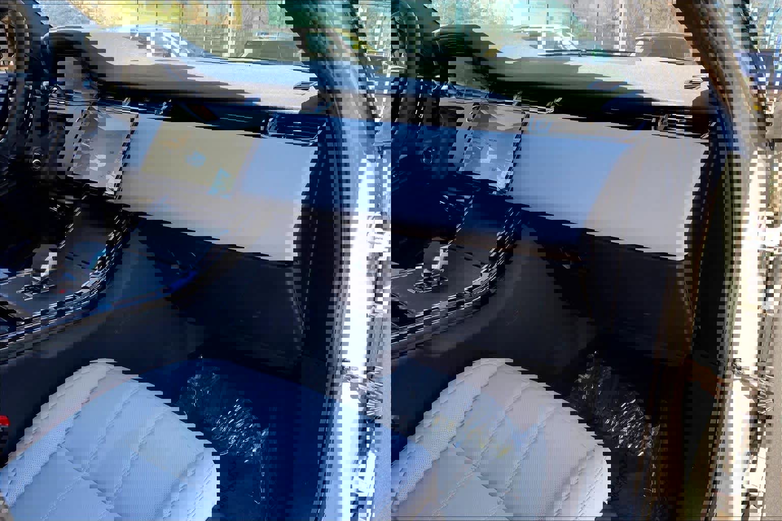 Used 2026 Land Rover Range Rover Evoque S AWD/4WD image 17