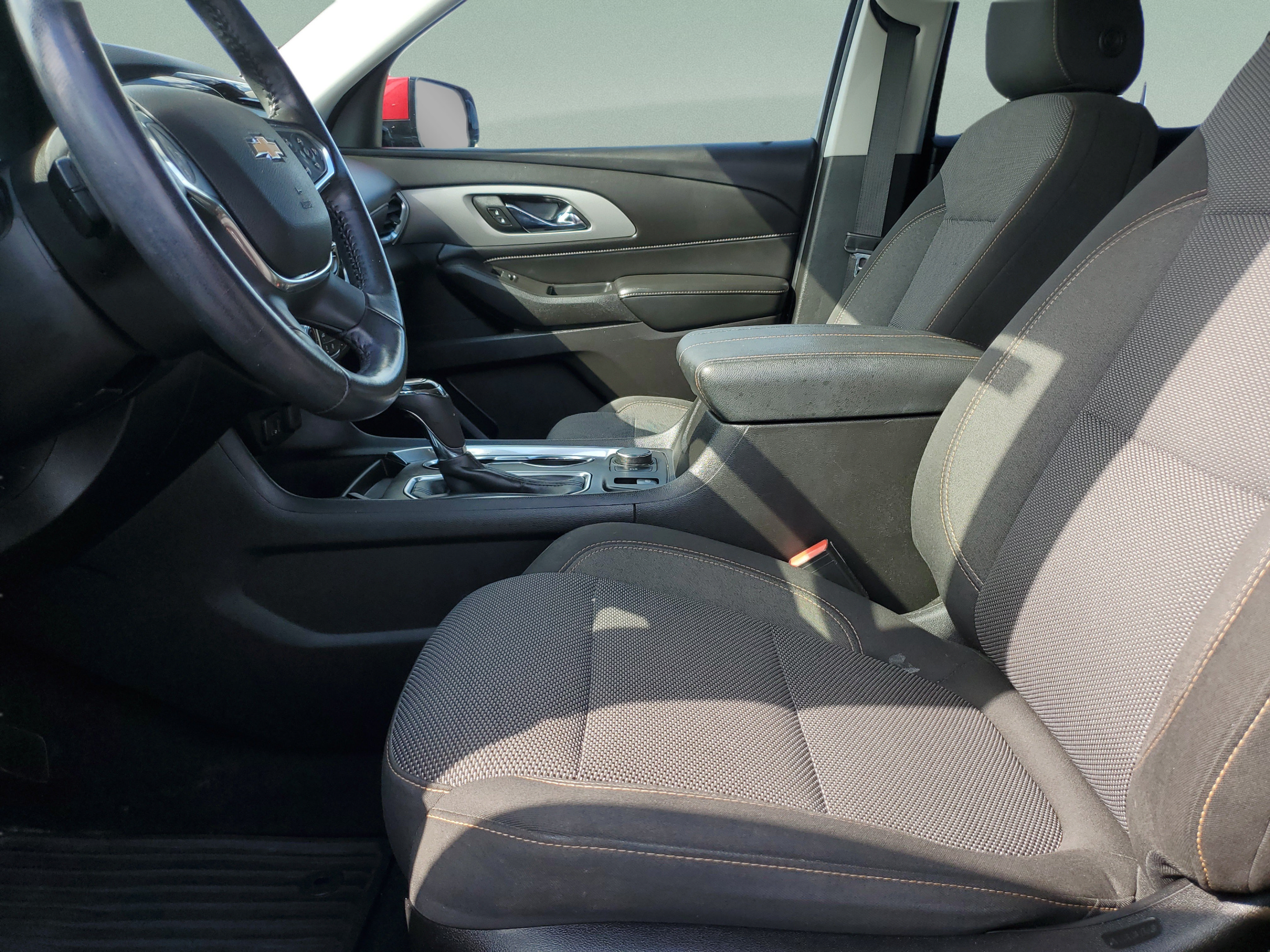 Used 2018 Chevrolet Traverse LT FWD image 16