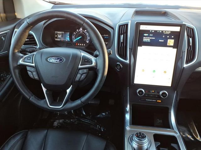 Used 2022 Ford Edge Titanium image 16