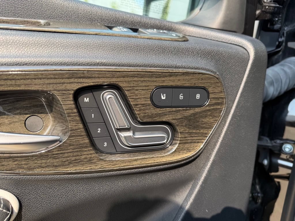 Used 2023 Mercedes-Benz Sprinter 3500 image 26