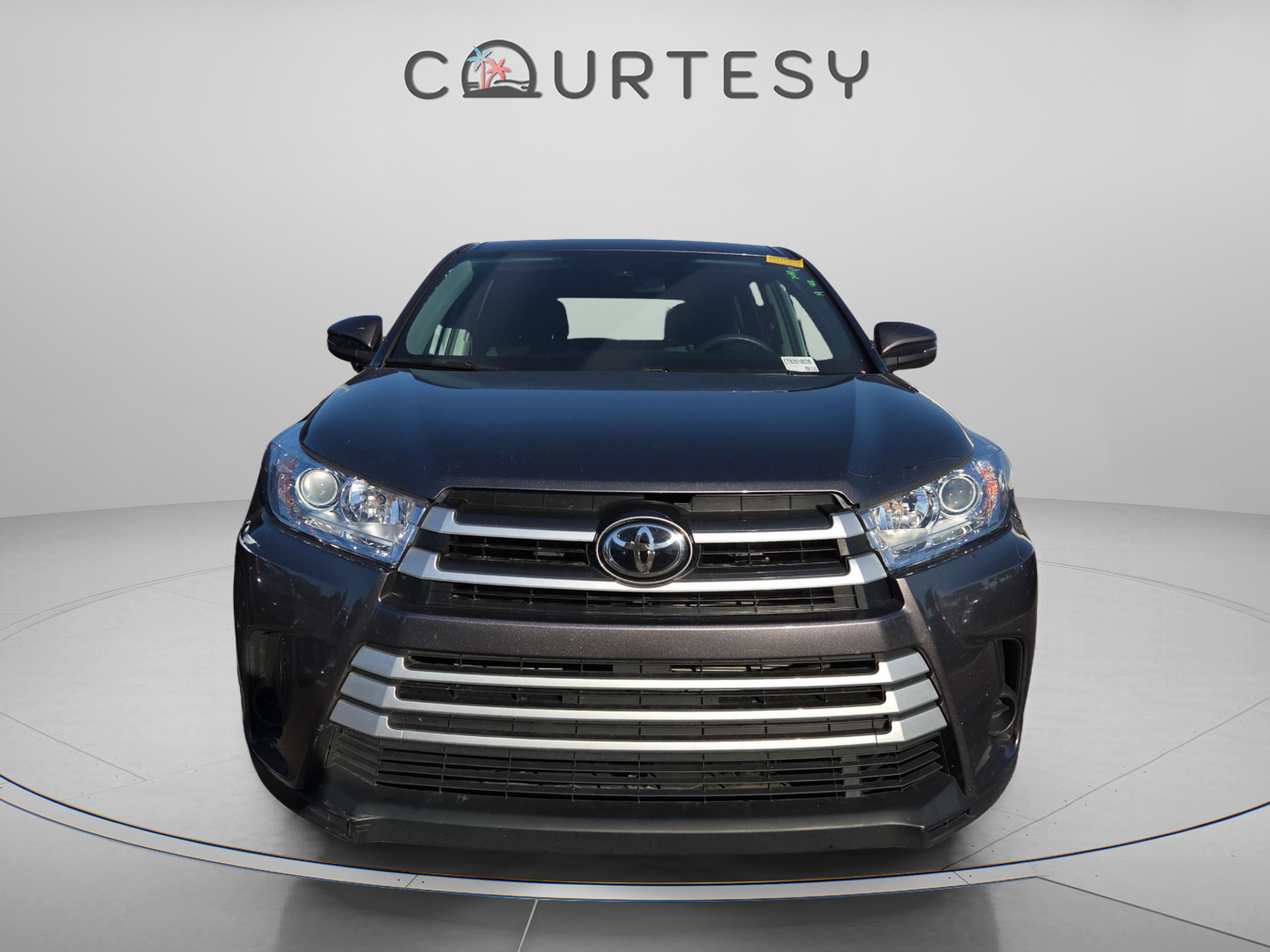 Used 2019 Toyota Highlander LE image 4