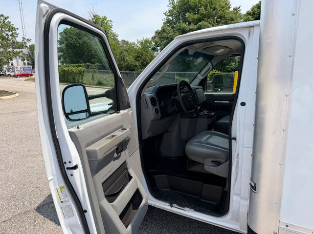 Used 2018 Ford E-350 and Econoline 350 Super Duty w/ Power Windows & Locks Group RWD image 25