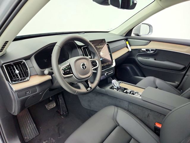 New 2026 Volvo XC90 B6 Plus w/ Protection Package Premier image 16