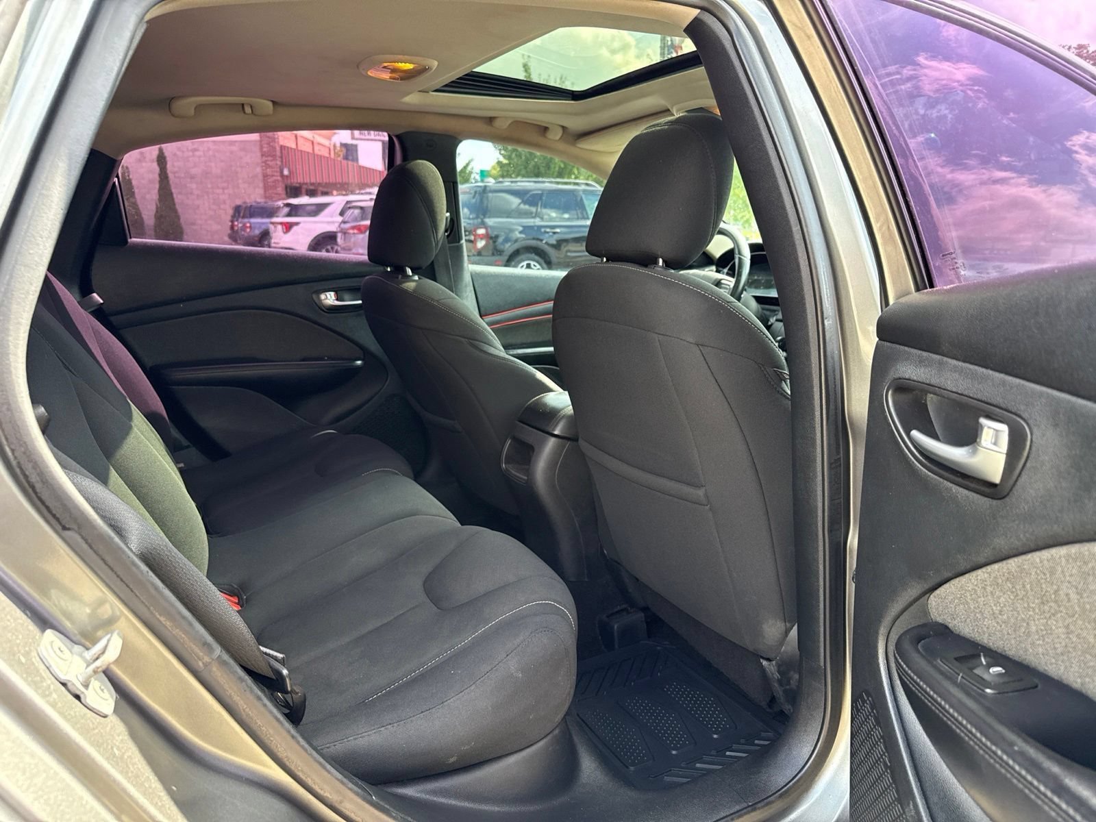 Used 2013 Dodge Dart SXT w/ Popular Equipment Group FWD image 4