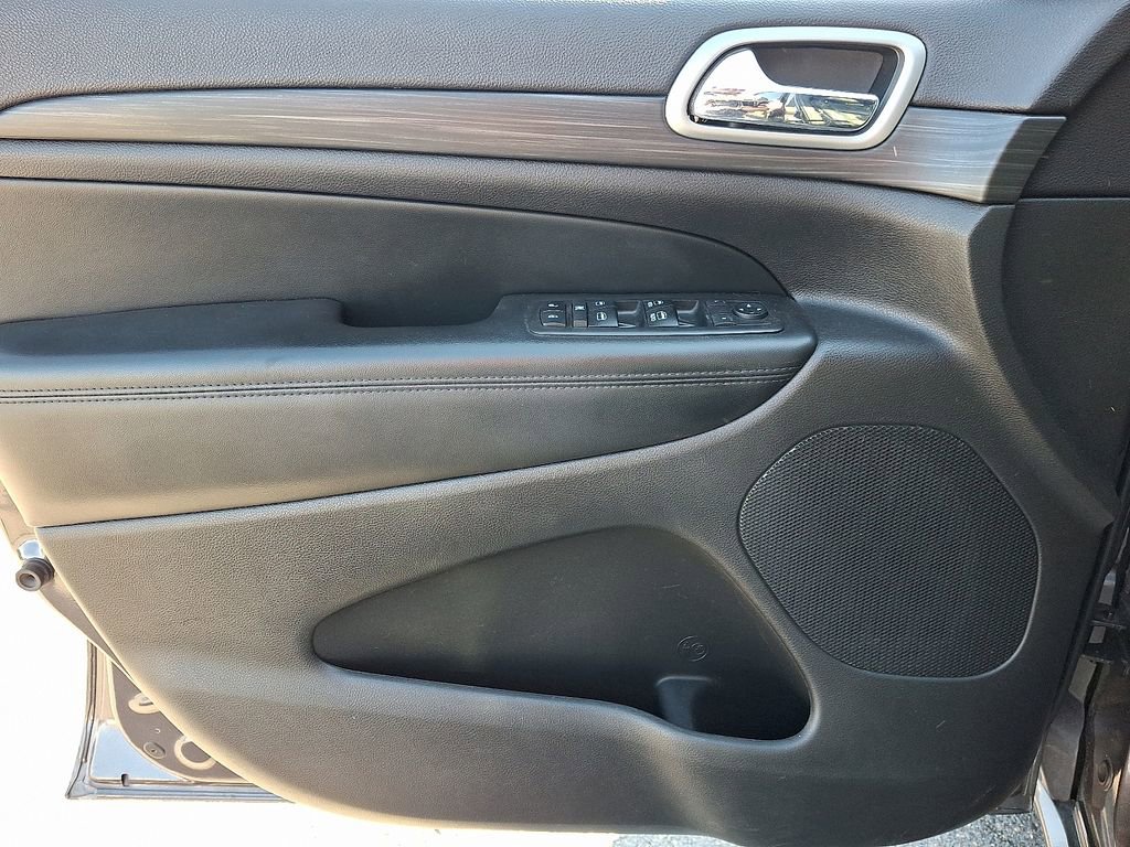 Used 2019 Jeep Grand Cherokee Altitude image 10