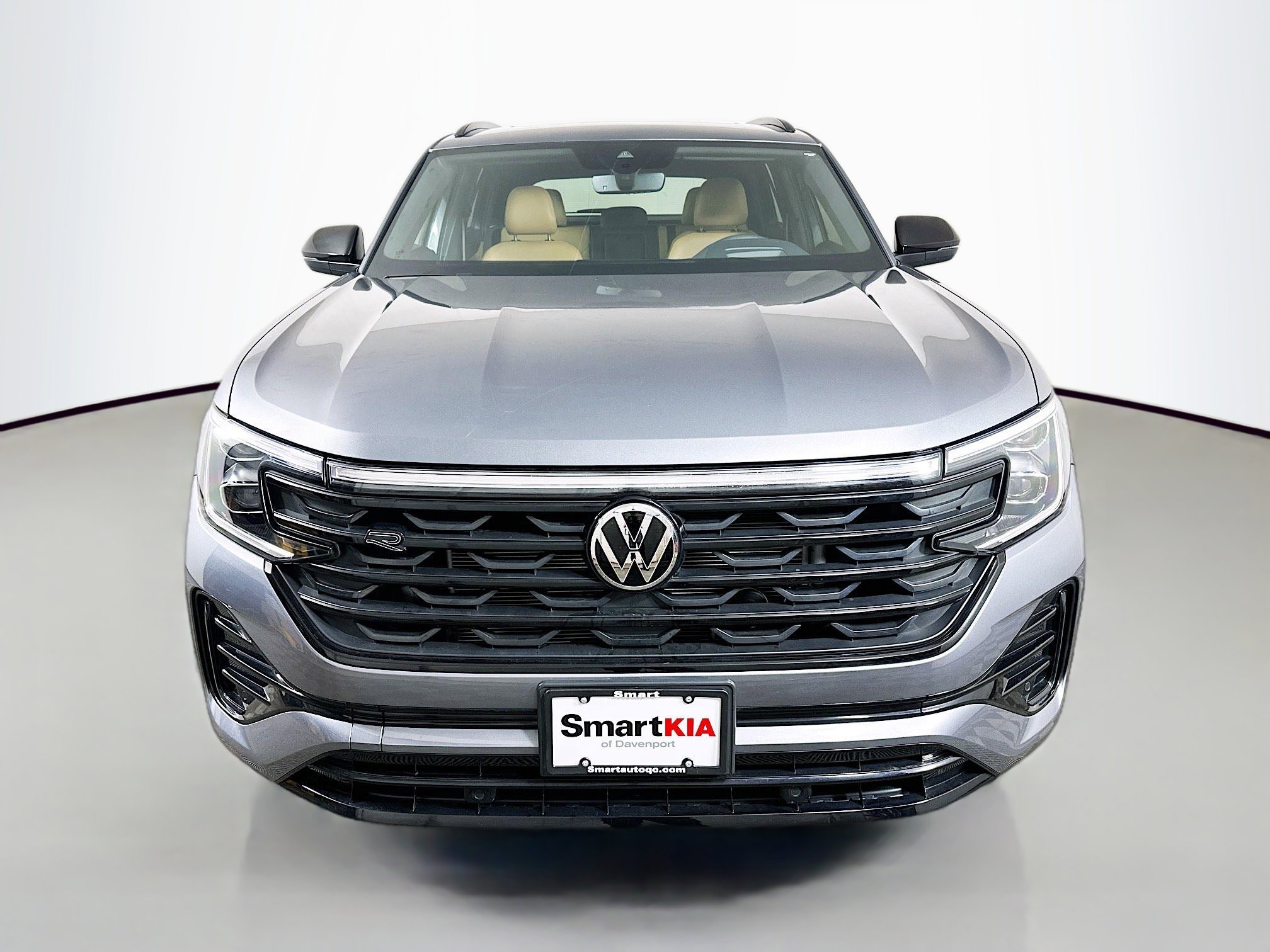 Used 2025 Volkswagen Atlas Cross Sport SEL R-Line image 2