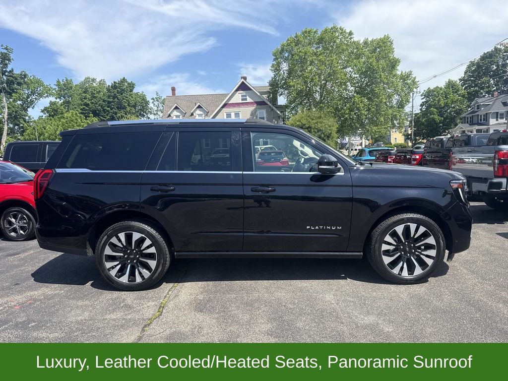 Used 2025 Ford Expedition Platinum w/ Driver's Package AWD/4WD image 9