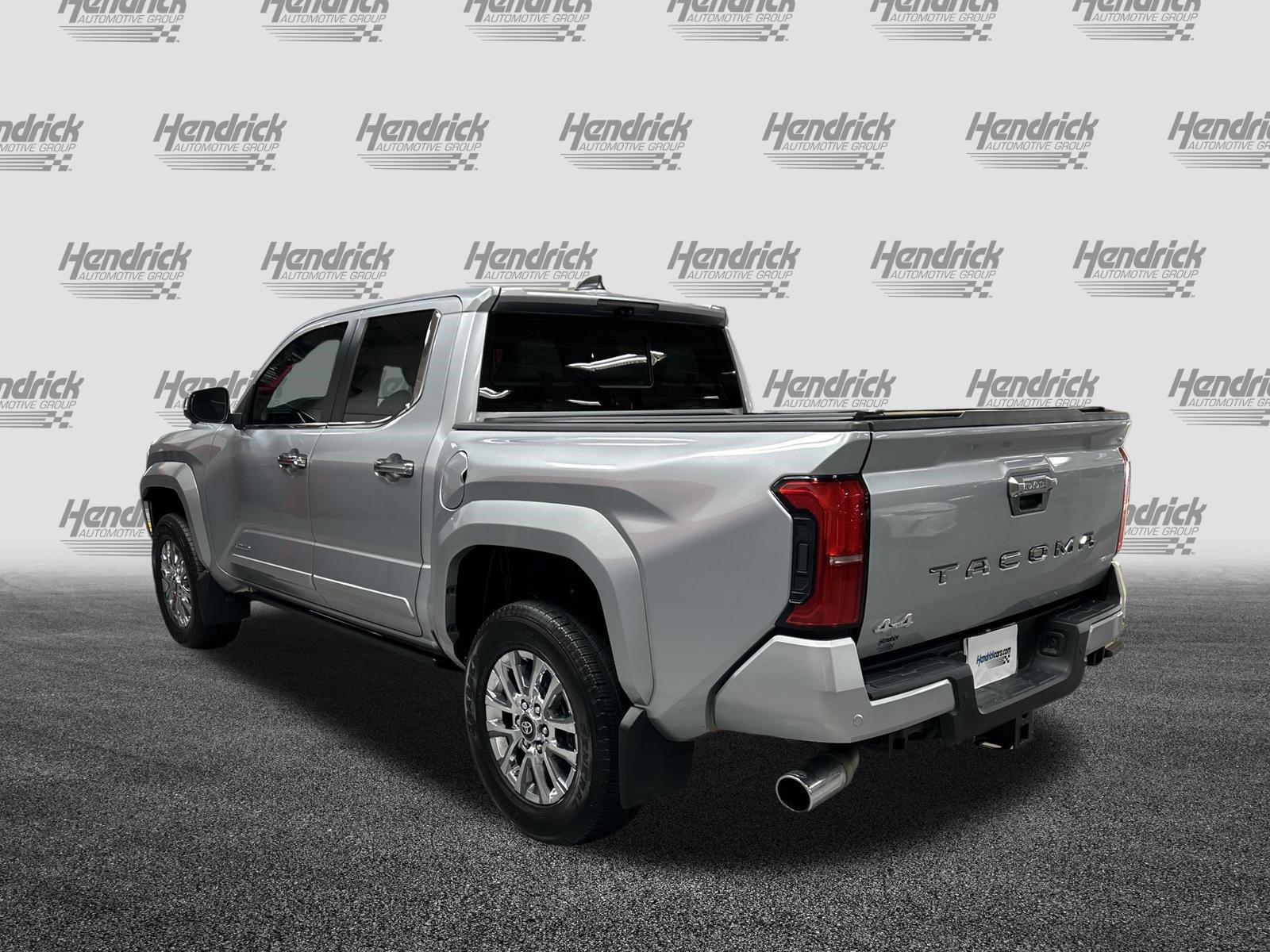 Used 2024 Toyota Tacoma Limited AWD/4WD image 8