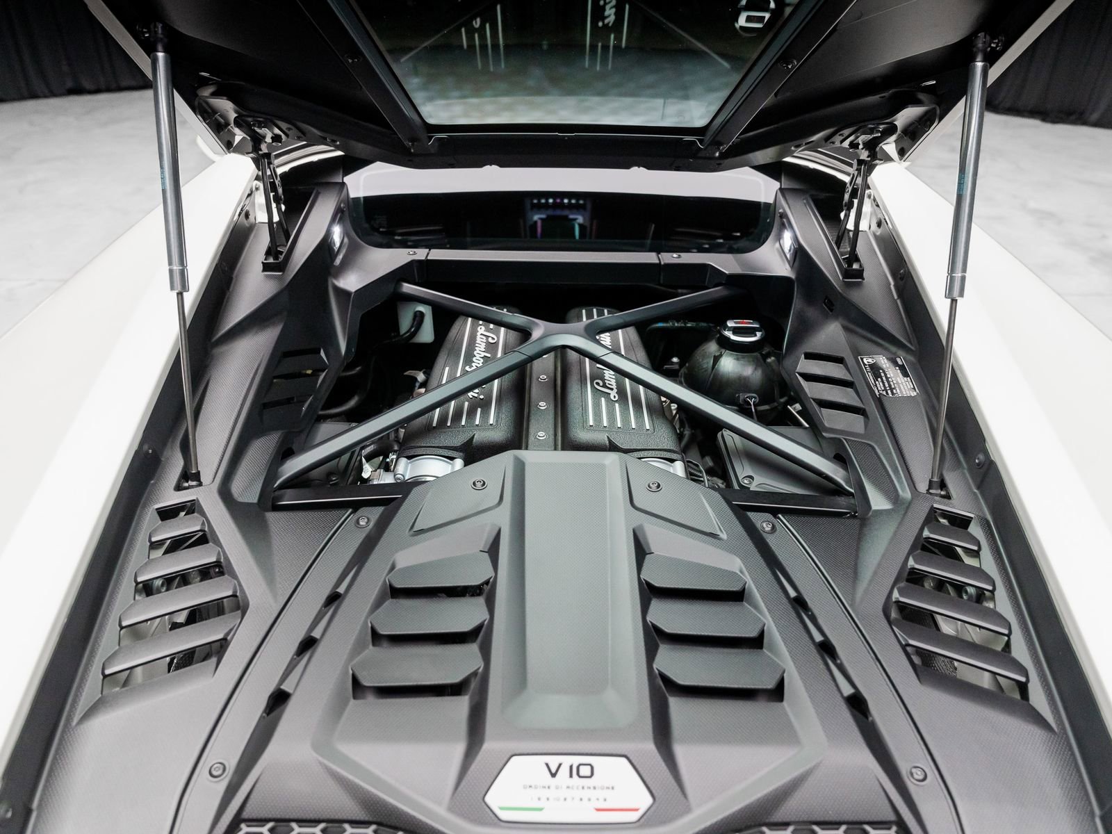 Used 2021 Lamborghini Huracan EVO image 49
