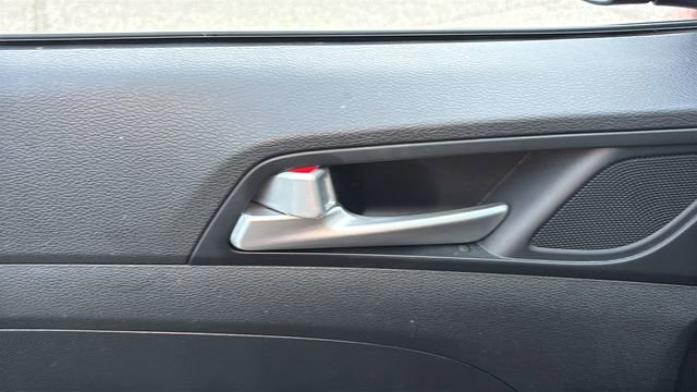 Used 2019 Hyundai Tucson SE image 8