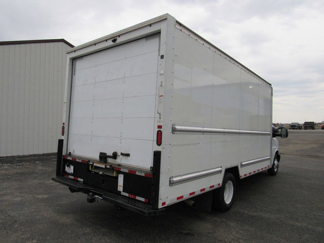 Used 2021 GMC Savana 3500 Extended w/ Power Convenience Package image 2