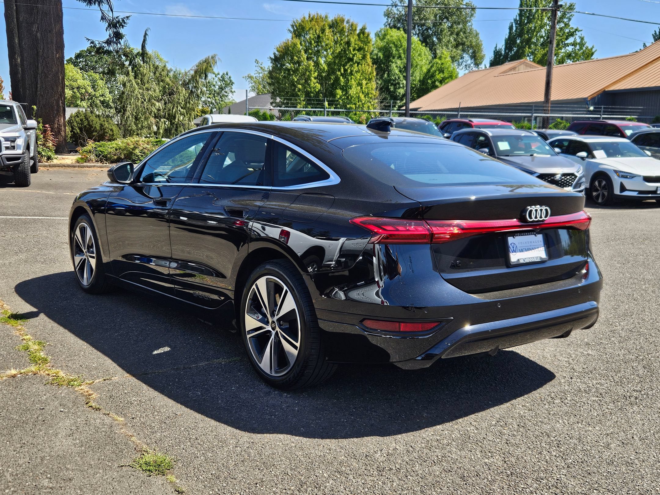 Used 2025 Audi A6 e-tron Premium Plus w/ Premium Plus RWD image 3