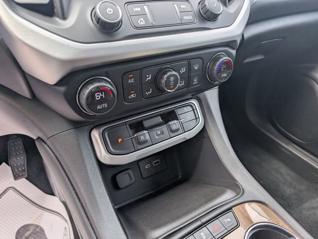 Used 2020 GMC Acadia SLE w/ Driver Convenience Package FWD image 21