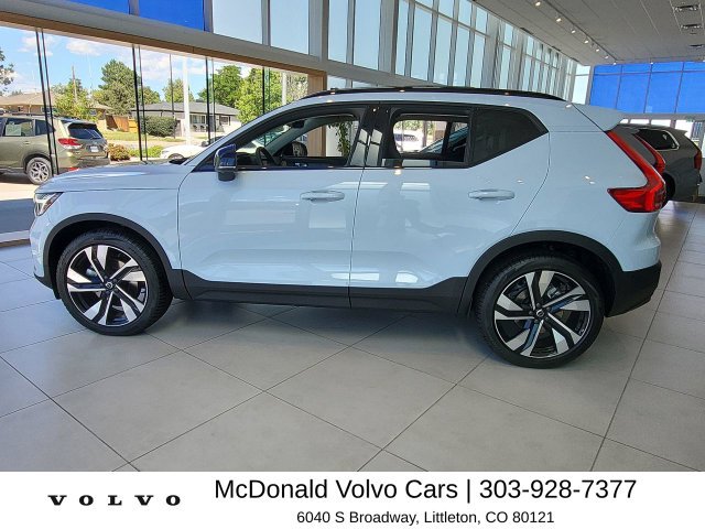 New 2026 Volvo XC40 B5 Plus w/ Climate Package AWD/4WD image 5