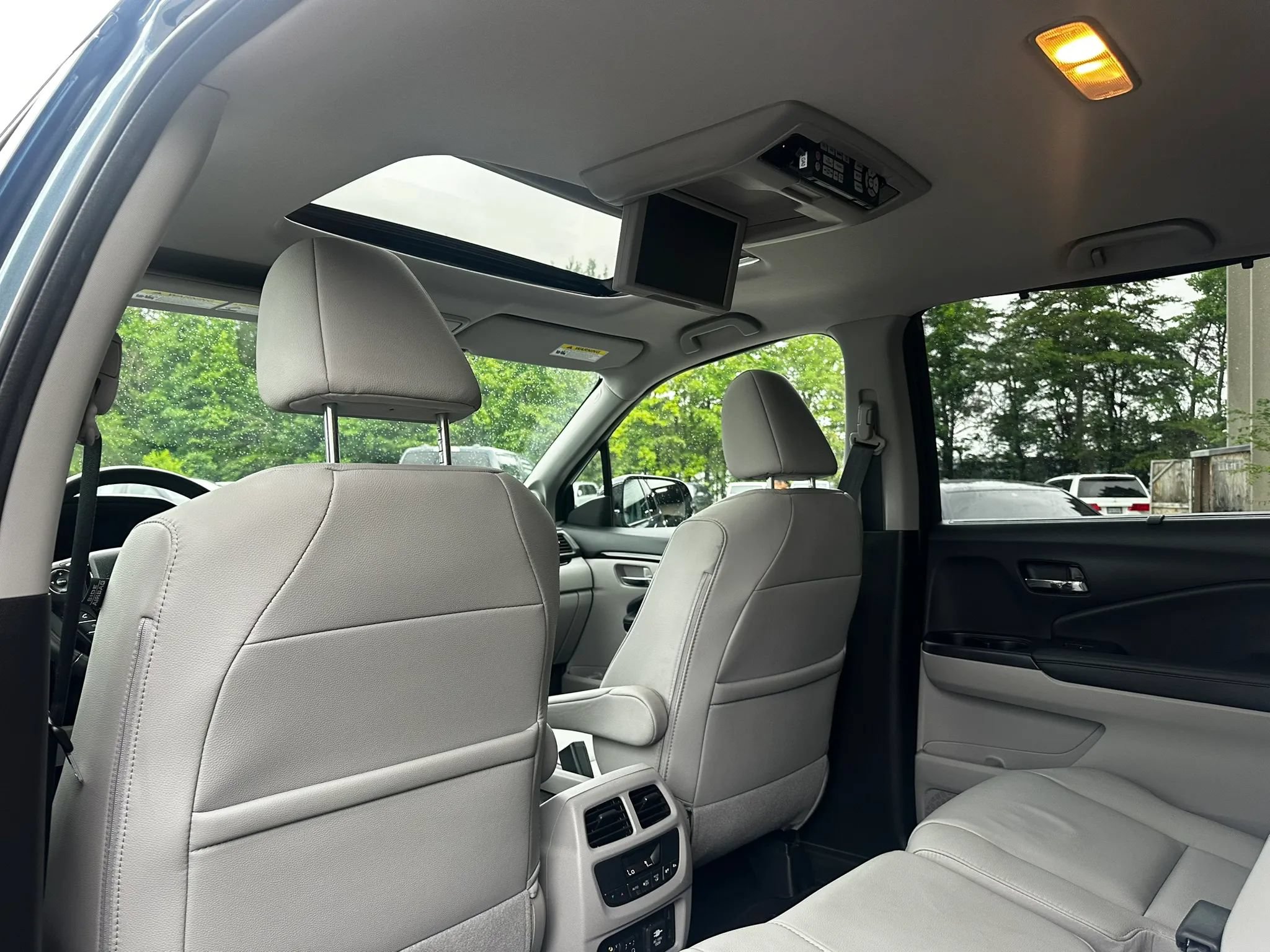 Used 2018 Honda Pilot Touring image 37