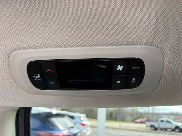 Used 2023 Chrysler Pacifica Touring-L FWD image 36