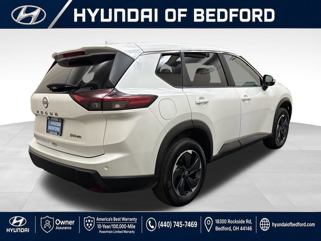 Used 2024 Nissan Rogue SV AWD/4WD image 7