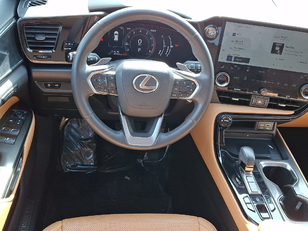 Used 2024 Lexus NX 350 AWD image 2