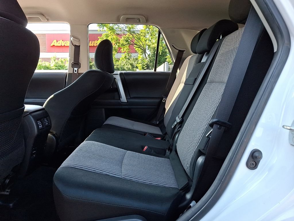 Used 2018 Toyota 4Runner SR5 AWD/4WD image 10