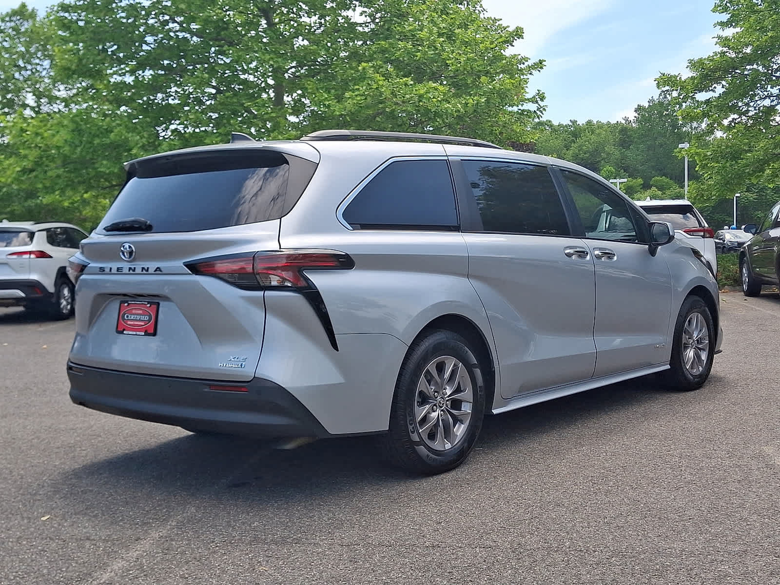 Certified 2021 Toyota Sienna XLE w/ XLE Plus Package FWD image 5