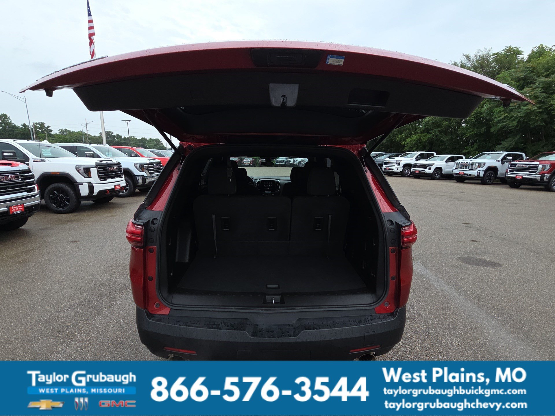 Used 2023 Chevrolet Traverse LT FWD image 31