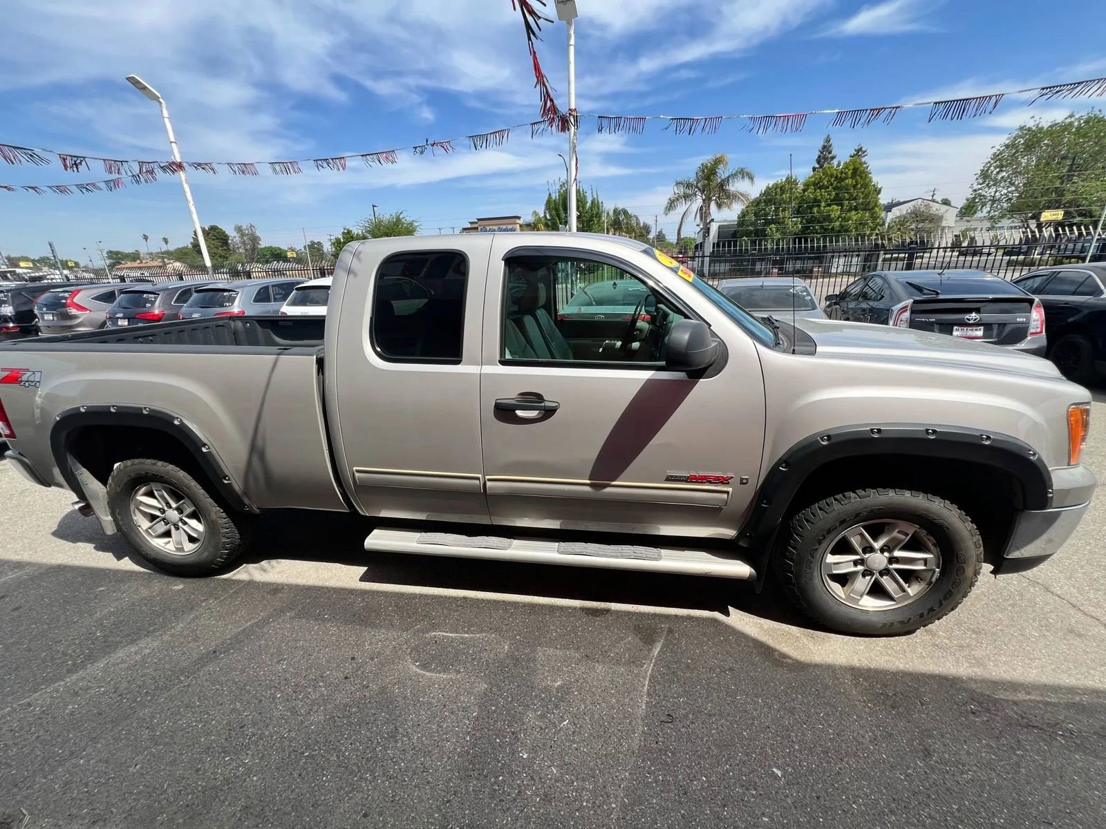 Used 2008 GMC Sierra 1500 SLE w/ SLE1 Preferred Package AWD/4WD image 6
