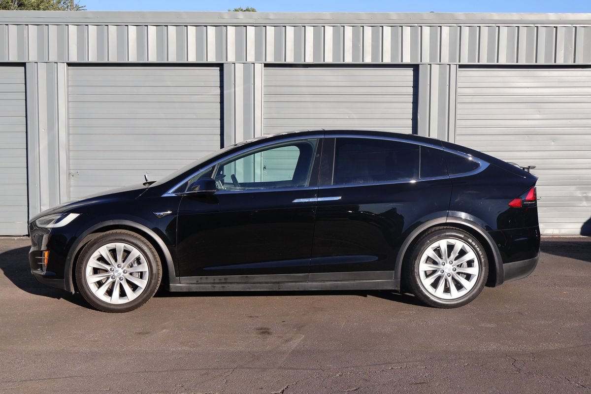 Used 2018 Tesla Model X 75D AWD/4WD image 2