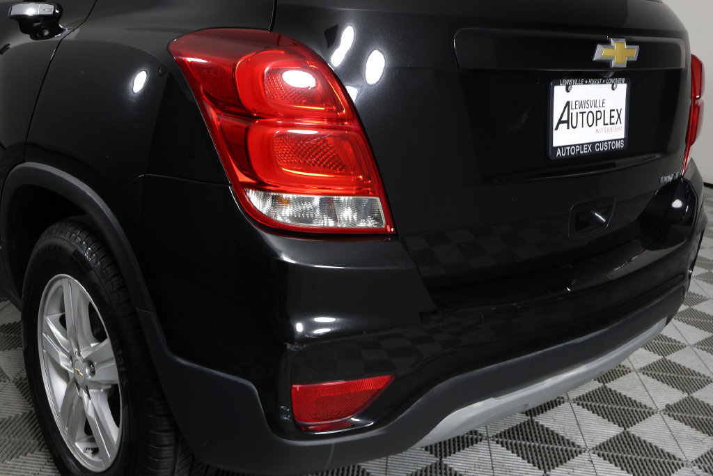 Used 2019 Chevrolet Trax LT w/ LT Convenience Package FWD image 39