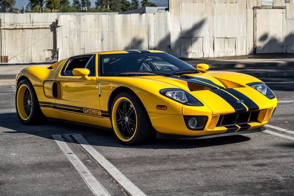 Used 2006 Ford GT RWD image 8