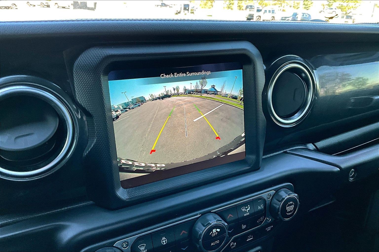 Used 2021 Jeep Wrangler Unlimited Rubicon w/ Trailer Tow Package image 14