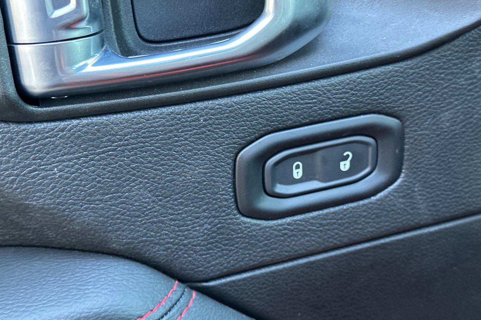 Used 2023 Jeep Wrangler Unlimited Rubicon 4xe image 11