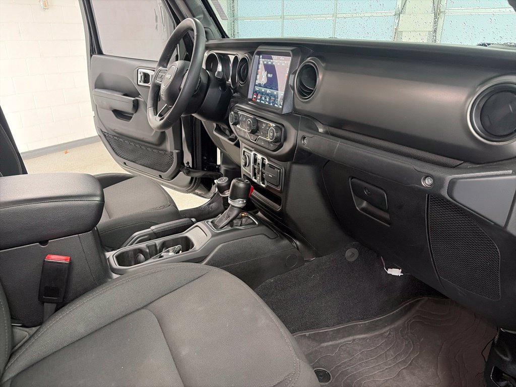 Certified 2023 Jeep Gladiator Sport AWD/4WD image 21
